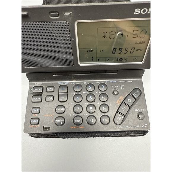 Sony ICF SW100 World Band Receiver FM AM LW SW SSB Radio w Case Manual - Picture 3 of 13